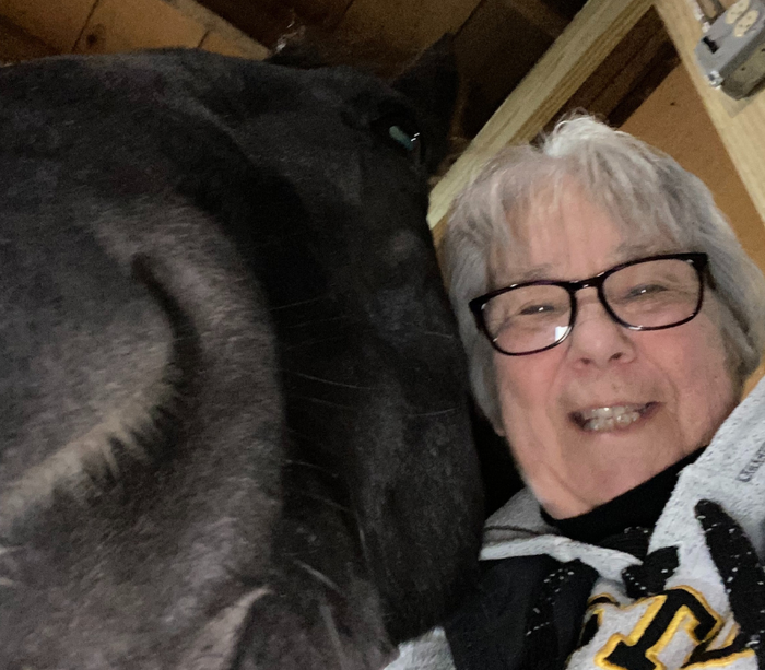 Roberta Taking a selfie with 25 year old retired police horse Butch