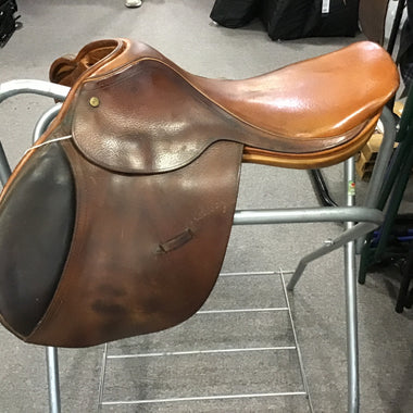 Nelson Pessoa saddle 17” regular tree