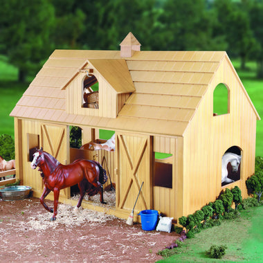 Breyer Deluxe Wood Barn with Cupola