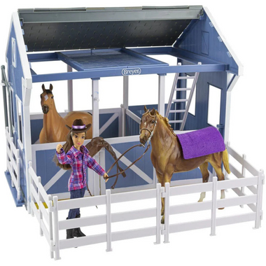 Breyer Freedom Series Deluxe Country Stable with Horse and Wash Stall and additional doll and model horse